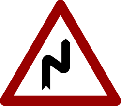 連續彎路先向右 · Continuous curves, right first